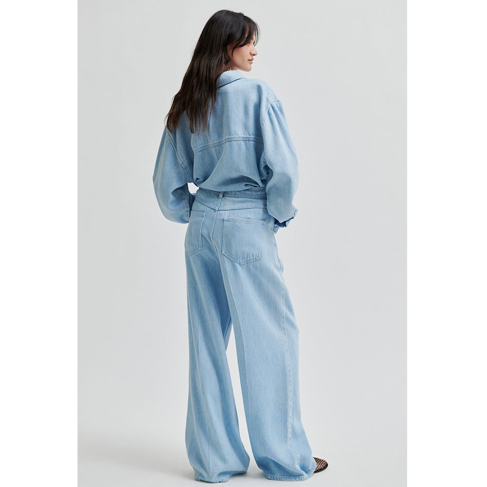 LIGHTBLUE